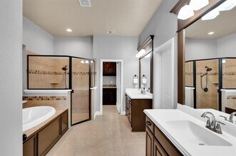 102 Willowbrook Dr in Waxahachie, TX - Building Photo - Building Photo