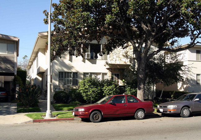 337 S Doheny Dr in Beverly Hills, CA - Foto de edificio - Building Photo