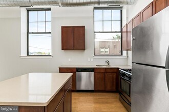 1637-39 Poplar St, Unit S2 in Philadelphia, PA - Foto de edificio - Building Photo