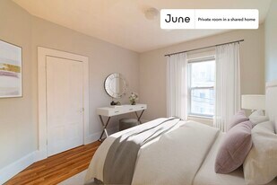 76 Easton St in Boston, MA - Building Photo