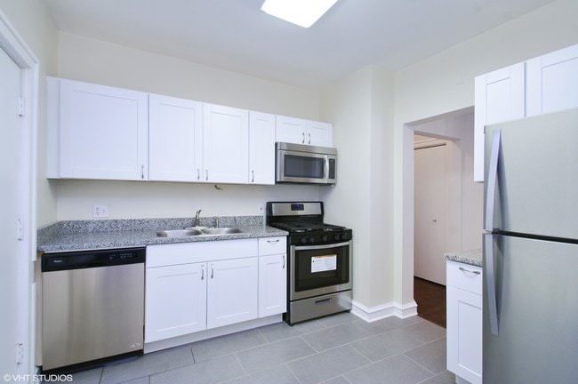 630 W Waveland Ave, Unit 3c in Chicago, IL - Building Photo - Building Photo