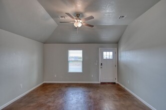 2737 Clifton Ter in Norman, OK - Building Photo - Building Photo