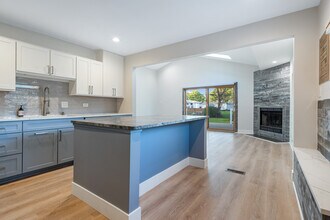 2008 Kirchoff Rd in Rolling Meadows, IL - Building Photo - Building Photo