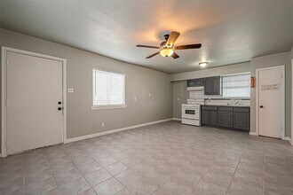8814 Manus St in Houston, TX - Building Photo - Building Photo