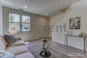 238 Sullivan Way in Hayward, CA - Building Photo - Building Photo