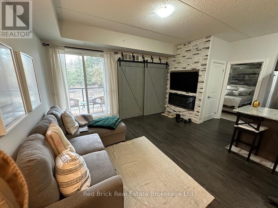 1280 Gordon St in Guelph, ON - Building Photo