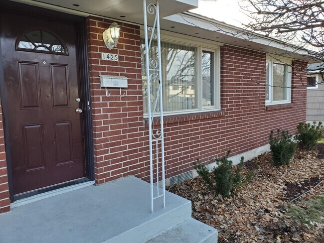 1423-1425 W Glass Ave in Spokane, WA - Building Photo - Building Photo