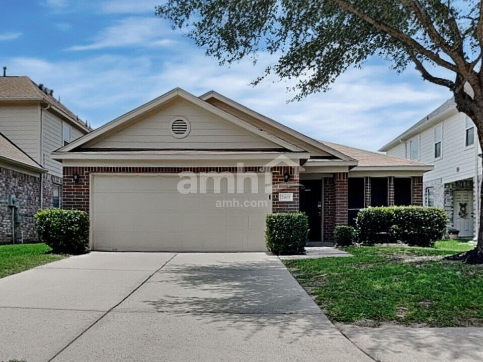 2407 Aspen Dale Dr in Spring, TX - Building Photo