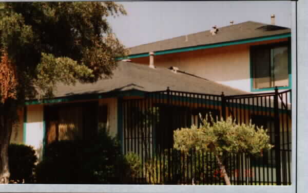 110 S Lindsay Ave in Lake Elsinore, CA - Building Photo - Building Photo