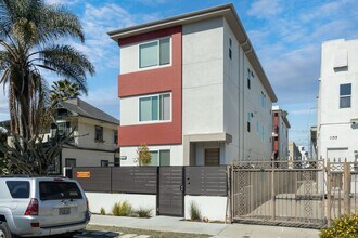 1157 W 37th St in Los Angeles, CA - Building Photo - Building Photo