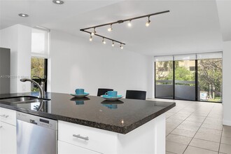 2501 Brickell Ave in Miami, FL - Building Photo - Building Photo