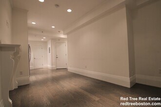 270 Newbury St in Boston, MA - Foto de edificio - Building Photo