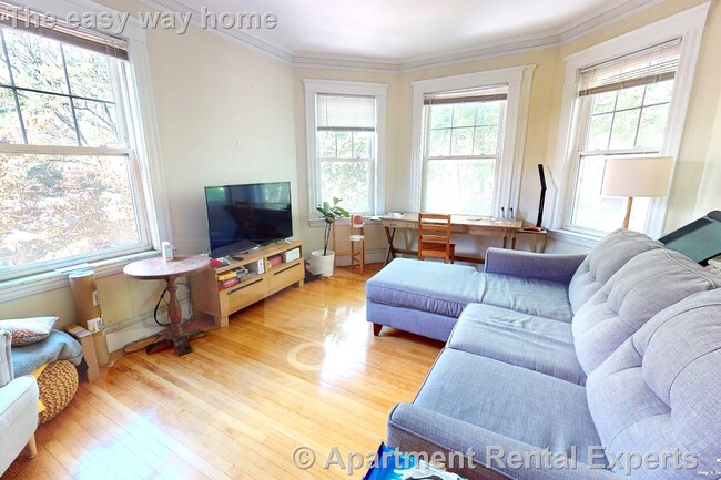 property at 8 Forest St
