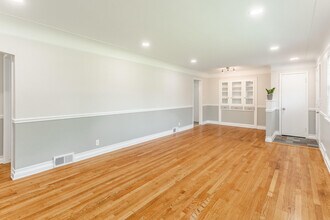 2300 Devonshire Rd in Bloomfield Hills, MI - Building Photo - Building Photo