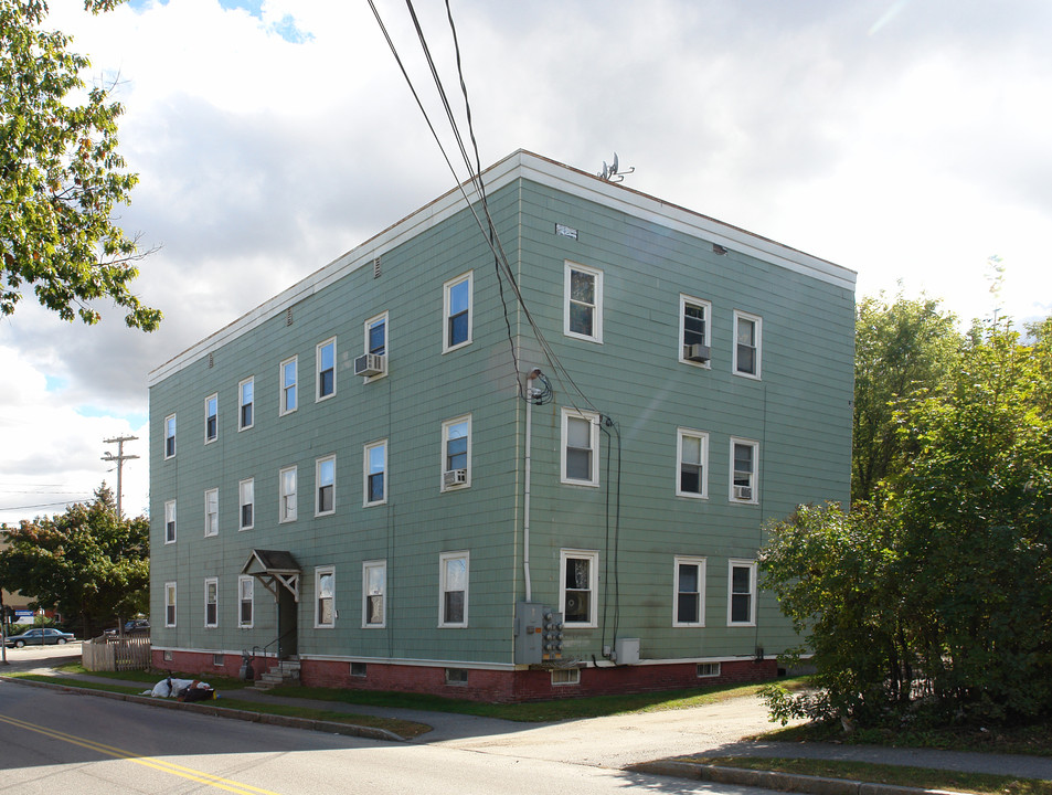 100 Mill St in Auburn, ME - Building Photo