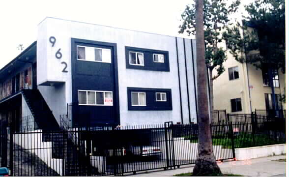 962 Magnolia Ave in Los Angeles, CA - Building Photo - Building Photo