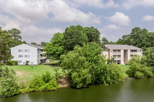 Grafton Station Apartments in Yorktown, VA - Building Photo