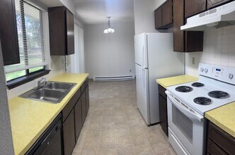 822 S Robinhood St in Spokane Valley, WA - Building Photo - Building Photo