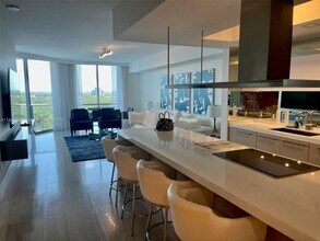 17111 Biscayne Blvd, Unit # 1806 in Aventura, FL - Building Photo - Building Photo