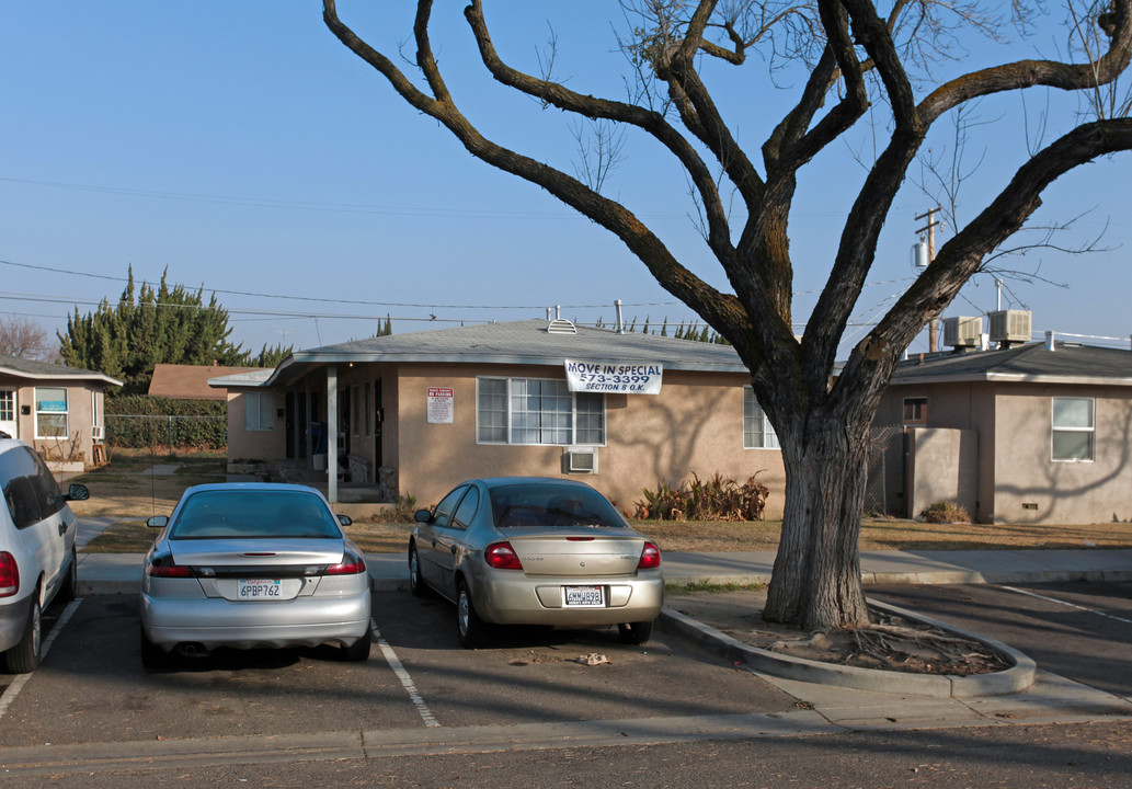 Petty Manor in Ceres, CA - Foto de edificio