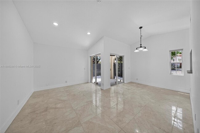 1545 Springside Dr in Weston, FL - Building Photo - Building Photo