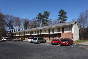 Station On Pineview in Kernersville, NC - Building Photo