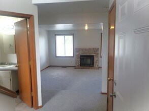 10720 SW Summer Lake Dr in Tigard, OR - Building Photo - Building Photo