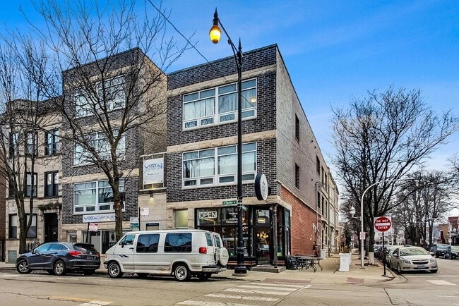 property at 2325 W Taylor St