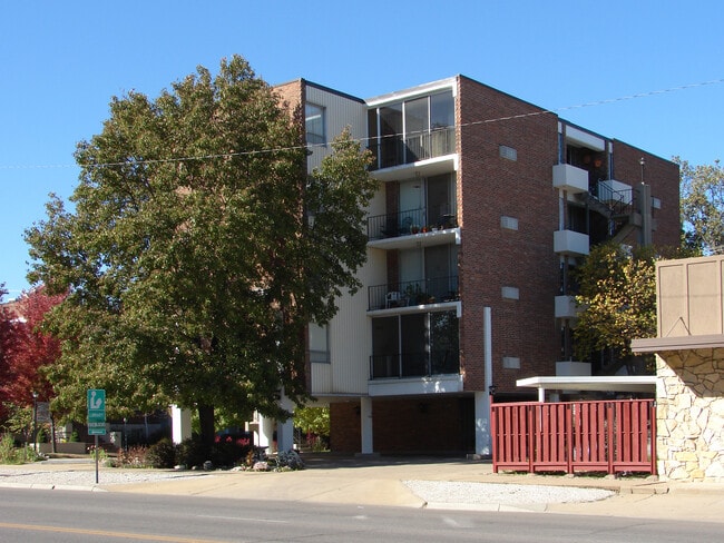 Carriage House in El Dorado, KS - Foto de edificio - Building Photo