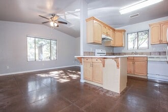 202 Robinson Dr in Prescott, AZ - Foto de edificio - Building Photo