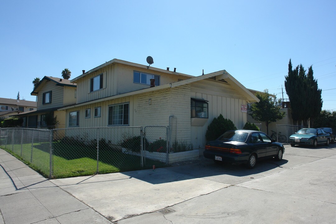 798 Farm Dr in San Jose, CA - Building Photo