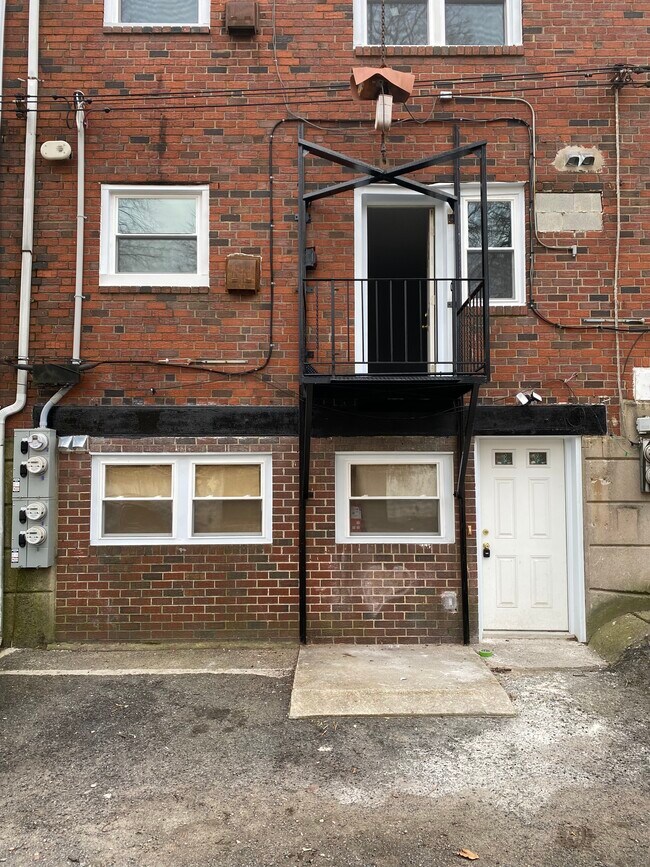 107 Main St Apartments and Nearby Darby Apartments For Rent Darby, PA