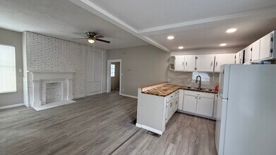 235 E Main St in St. Clairsville, OH - Building Photo - Building Photo