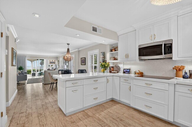 1099 S Ocean Blvd in Boca Raton, FL - Building Photo - Building Photo