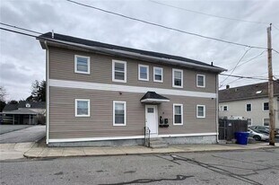 5 Penta St in West Warwick, RI - Building Photo