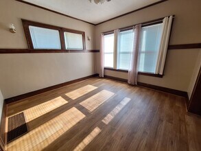 410 Sherman Street, Unit Upper Unit in North Mankato, MN - Building Photo - Building Photo