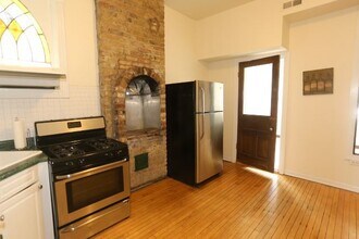 931 W Newport Ave, Unit J08P in Chicago, IL - Building Photo - Building Photo