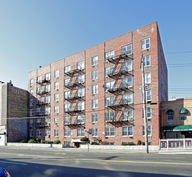 4769 White Plains Rd in Bronx, NY - Foto de edificio - Building Photo