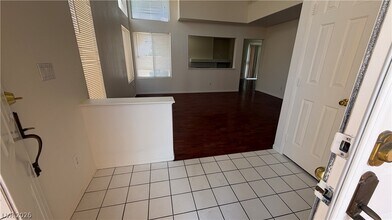 4482 New Dupell Way in Las Vegas, NV - Building Photo - Building Photo