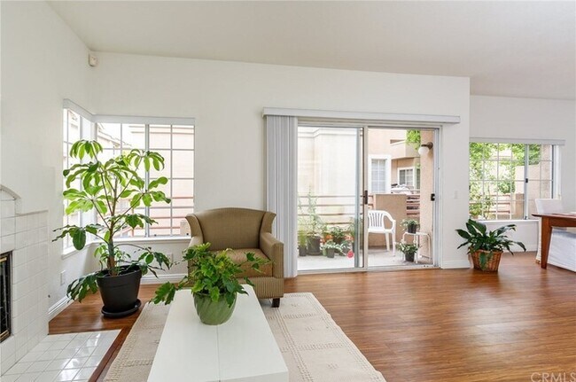 14043 Lemoli Ave in Hawthorne, CA - Building Photo - Building Photo