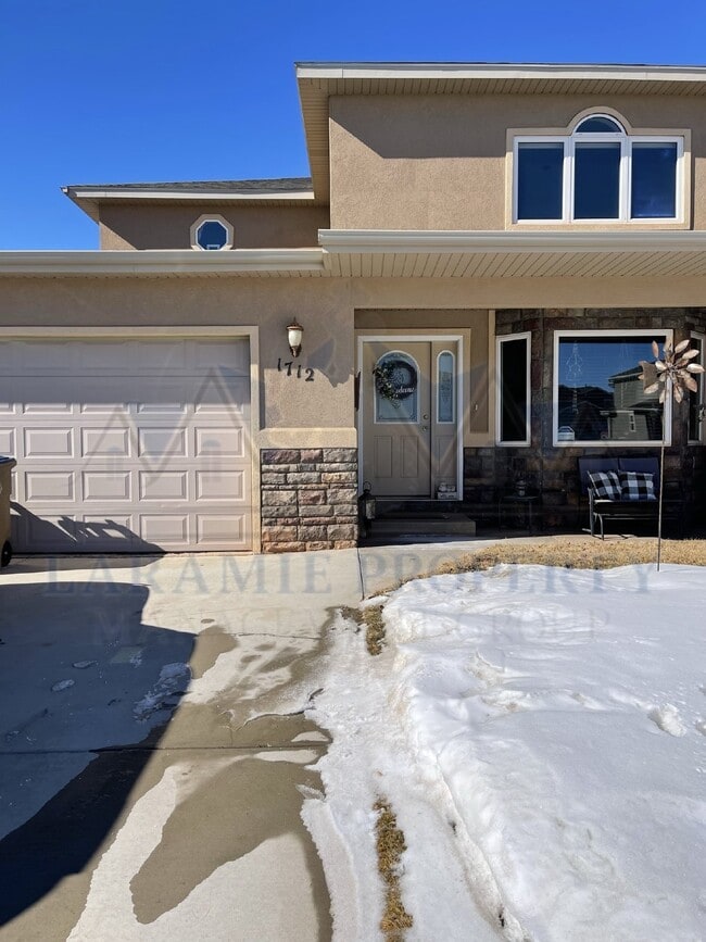 1712 Walsh Ct