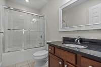 273 Athens St, Unit #1 in Boston, MA - Foto de edificio - Building Photo