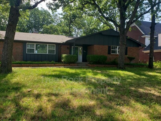 property at 204 S Morrison Dr