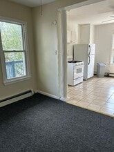 80 Cochran St in Chicopee, MA - Building Photo - Building Photo