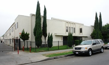 8335 Willis Ave in Panorama City, CA - Building Photo - Building Photo