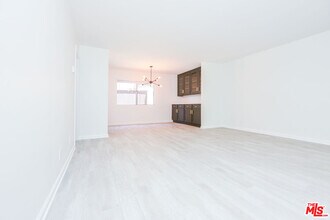 2602 Carnegie Ln in Redondo Beach, CA - Building Photo - Building Photo