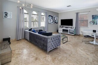 601 NE 11th Ave in Fort Lauderdale, FL - Foto de edificio - Building Photo