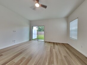 582 Holly Lakes Dr in Orange Park, FL - Building Photo - Building Photo