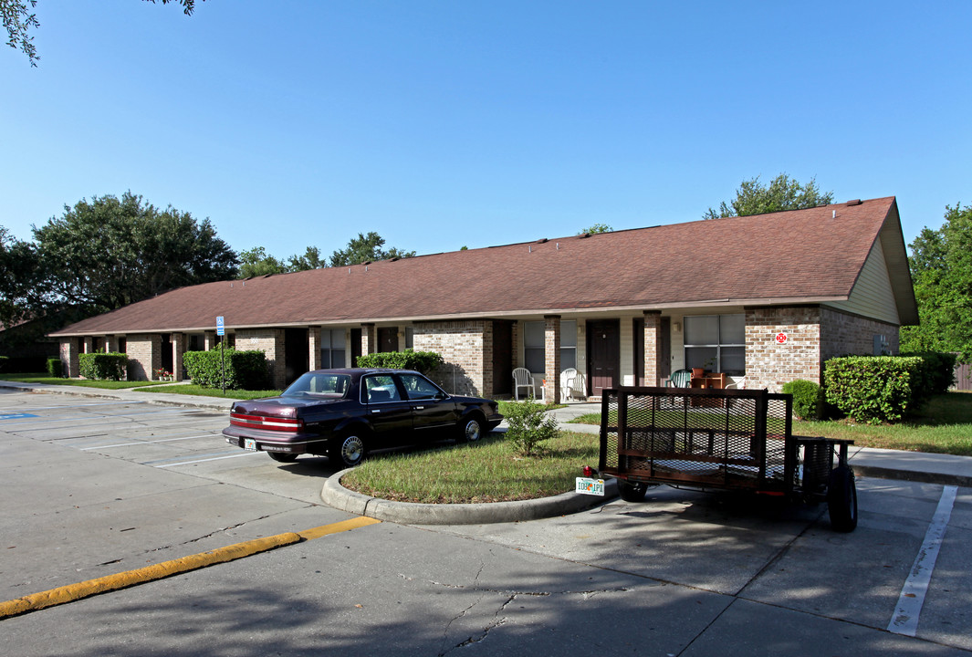 Breezewood Apartments in Kissimmee, FL - Building Photo