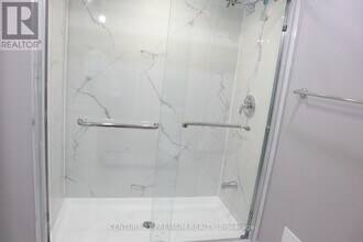 25 Sewells Ln in Brampton, ON - Building Photo - Building Photo